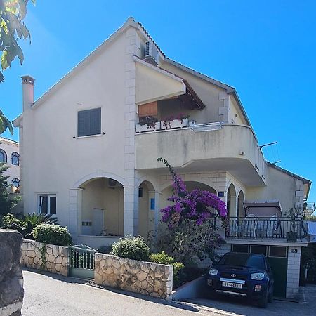 Apartmani Fani Supetar Bagian luar foto