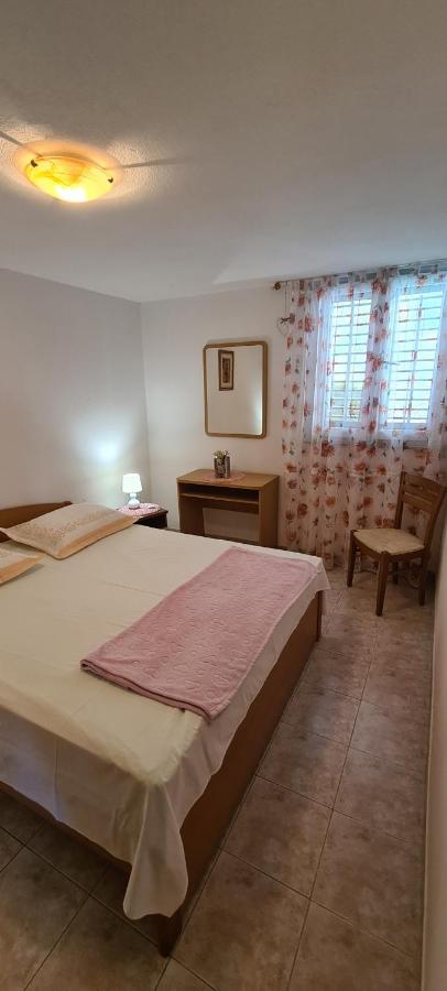 Apartmani Fani Supetar Bagian luar foto