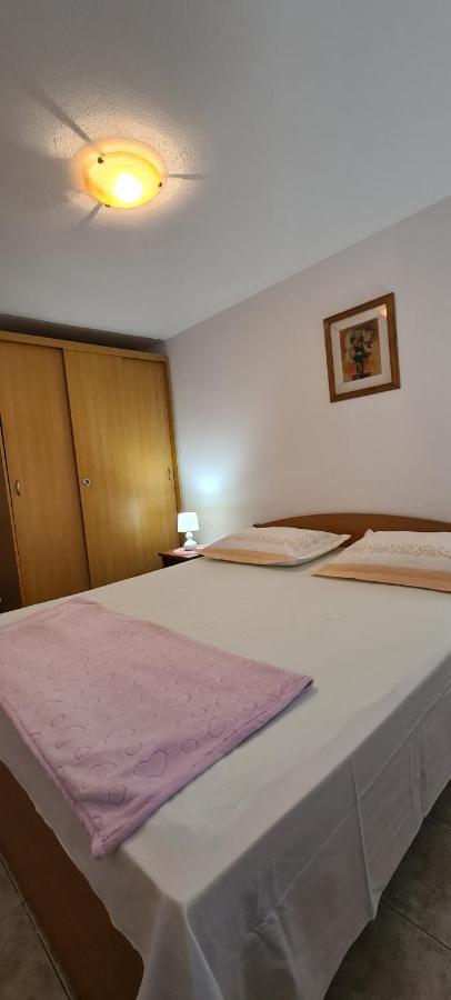 Apartmani Fani Supetar Bagian luar foto