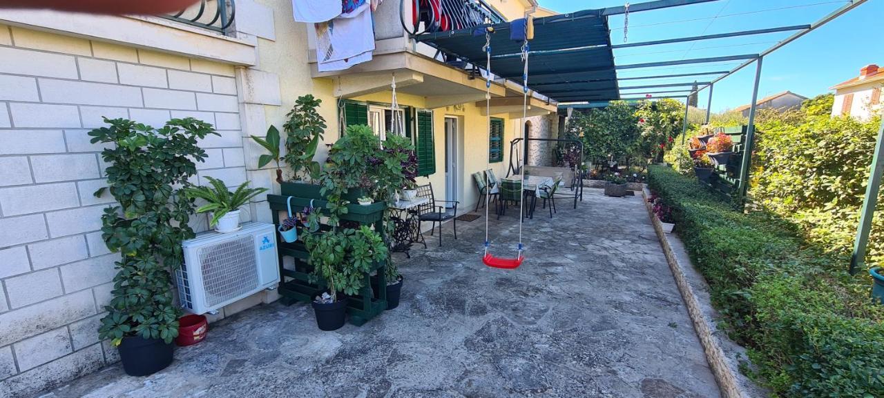 Apartmani Fani Supetar Bagian luar foto
