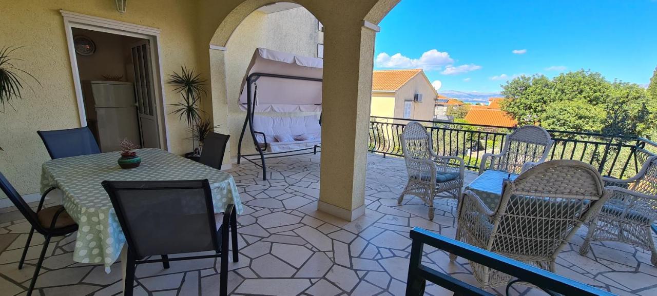 Apartmani Fani Supetar Bagian luar foto